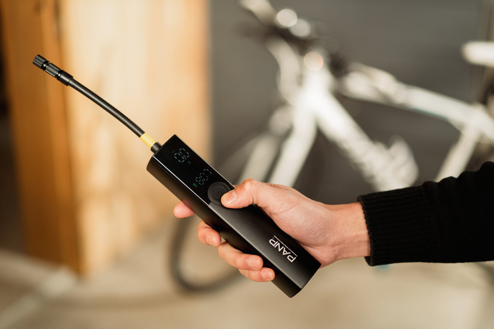 2024年製 ワイヤレス 電動 エアーポンプ 充電式 Wireless air pump