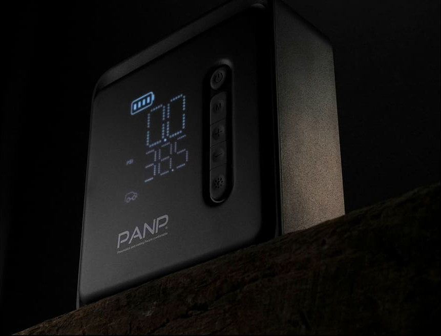 暗い場所で光る PANP RIDE PRO の本体